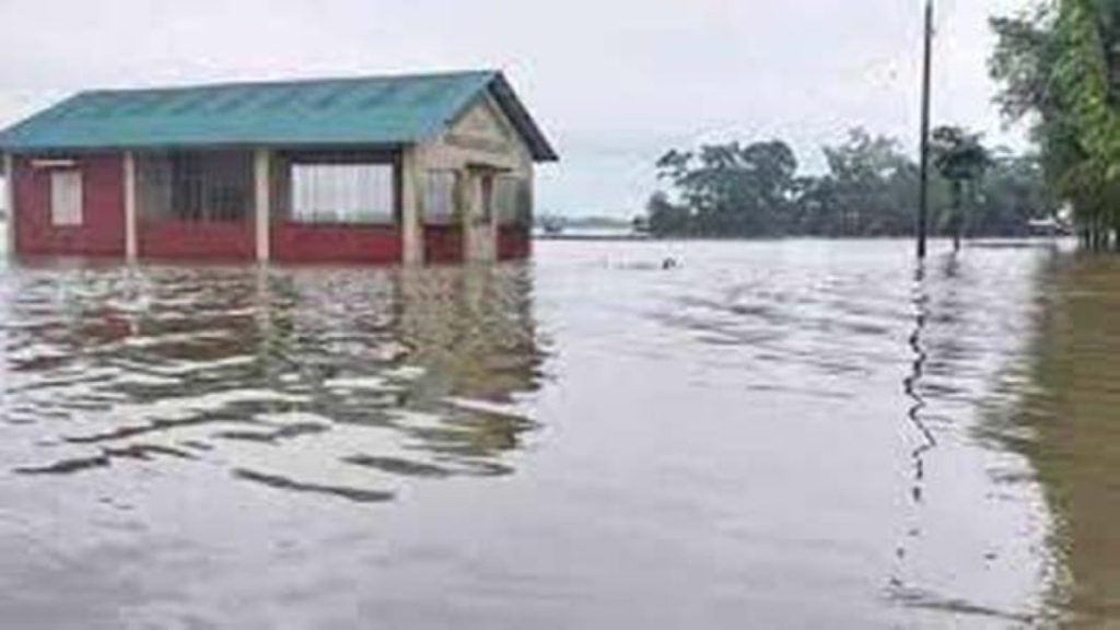 সিলেট-সুনামগঞ্জে স্মরণকালের ভয়াবহ বন্যা ৪০ লাখ মানুষ পানিবন্দি
