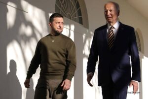 আকস্মিক সফরে ইউক্রেইনে গিয়েছেন জো বাইডেন