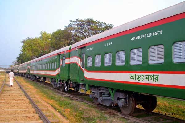 সাড়ে ১১ ঘণ্টা পর ঢাকা-ময়মনসিংহ রুটে ট্রেন চলাচল শুরু