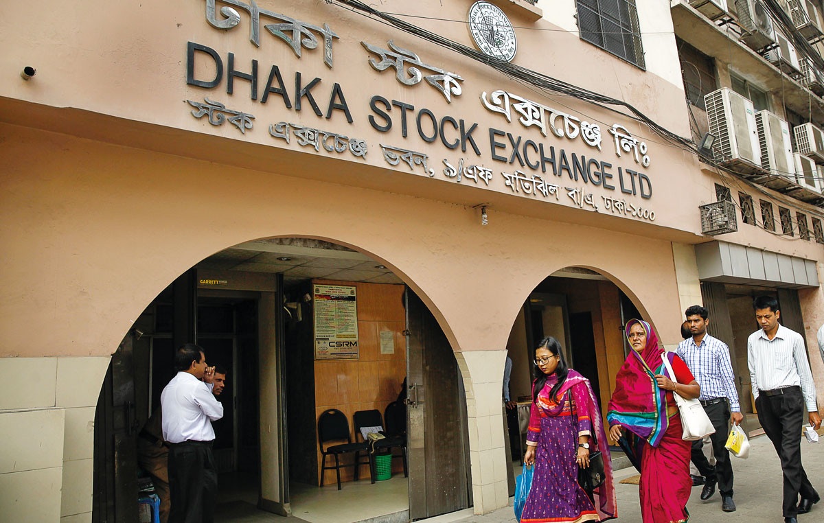 শেয়ারবাজারে "ফ্লোর প্রাইস" নামক দুষ্টচক্রে বন্দী লক্ষ লক্ষ সাধারন বিনিয়োগকারী 1 de শেয়ারবাজারে "ফ্লোর প্রাইস" নামক দুষ্টচক্রে বন্দী লক্ষ লক্ষ সাধারন বিনিয়োগকারী