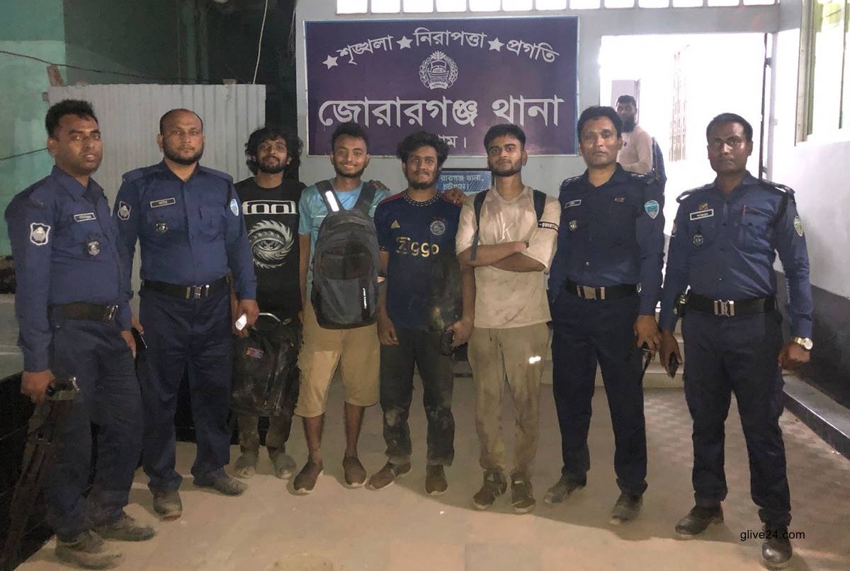 ঘুরতে গিয়ে পাহাড়ে পথ হারালো চার তরুণ, ৯৯৯-এ ফোন করে উদ্ধার