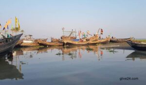 জেলে নৌকা শূন্য এখন ভোলার মেঘনা ও তেতুঁলিয়া নদী