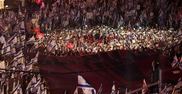 বিচার ব্যবস্থার আমূল পরিবর্তনের বিরুদ্ধে ইসরাইলে হাজার হাজার লোকের বিক্ষোভ