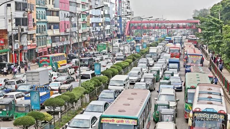 প্রথম কর্মদিবসেই তীব্র যানজটের মূুখোমুখি রমজানে নগরবাসী
