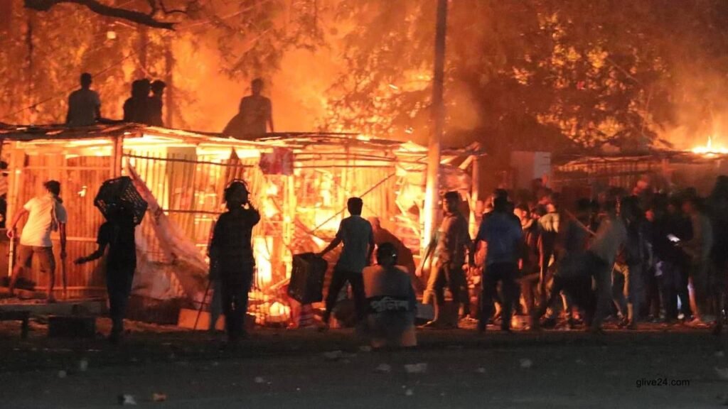 রাজশাহী শহরজুড়ে আইনশৃঙ্খলা বাহিনীর নিরাপত্তা জোরদার ২ রাজশাহী শহরজুড়ে আইনশৃঙ্খলা বাহিনীর নিরাপত্তা জোরদার