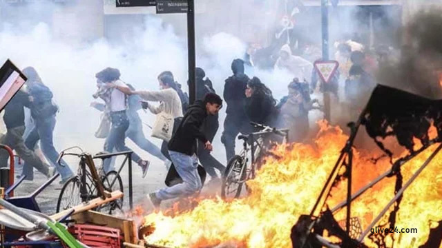 ম্যাক্রোঁর সংস্কারে ফরাসি বিক্ষোভকারীরা ক্ষোভ প্রকাশ করার সাথে সাথে সহিংসতা ছড়িয়ে পড়ে 4 ম্যাক্রোঁর সংস্কারে ফরাসি বিক্ষোভকারীরা ক্ষোভ প্রকাশ করার সাথে সাথে সহিংসতা ছড়িয়ে পড়ে