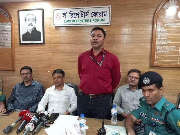 সুপ্রিমকোর্টে সাংবাদিকদের ওপর হামলার ঘটনায় ডিএমপি কমিশনারের দুঃখ প্রকাশ