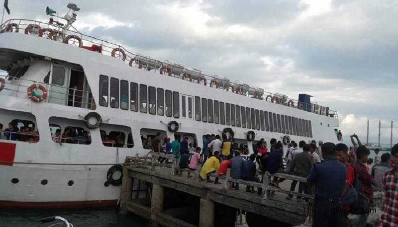 সেন্টমার্টিনে দেড় হাজার পর্যটক আটকা পড়ে আছে
