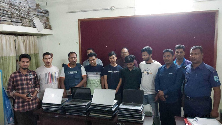 পর্নোগ্রাফি তৈরির অভিযোগ, ঠাকুরগাঁওয়ে আটক ৪ 1 %E0%A6%A4%E0%A7%88%E0%A6%B0%E0%A6%BF%E0%A6%B0 %E0%A6%85%E0%A6%AD%E0%A6%BF%E0%A6%AF%E0%A7%8B%E0%A6%97 %E0%A6%A0%E0%A6%BE%E0%A6%95%E0%A7%81%E0%A6%B0%E0%A6%97%E0%A6%BE%E0%A6%81%E0%A6%93%E0%A6%AF%E0%A6%BC%E0%A7%87 %E0%A6%86%E0%A6%9F%E0%A6%95 %E0%A7%AA %E0%A7%A8 পর্নোগ্রাফি তৈরির অভিযোগ, ঠাকুরগাঁওয়ে আটক ৪