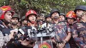 নিউ সুপার মার্কেটের ভেতরে আর আগুন নেই: ফায়ার সার্ভিস 1 নিউ মার্কেটের আগুন নিয়ন্ত্রণে ফায়ার সার্ভিস