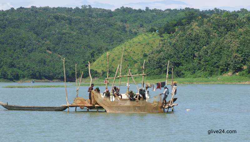 কাপ্তাই হ্রদে আজ থেকে ৩ মাস মৎস্য আহরণ বন্ধ 3 কাপ্তাই হ্রদে আজ থেকে ৩ মাস মৎস্য আহরণ বন্ধ