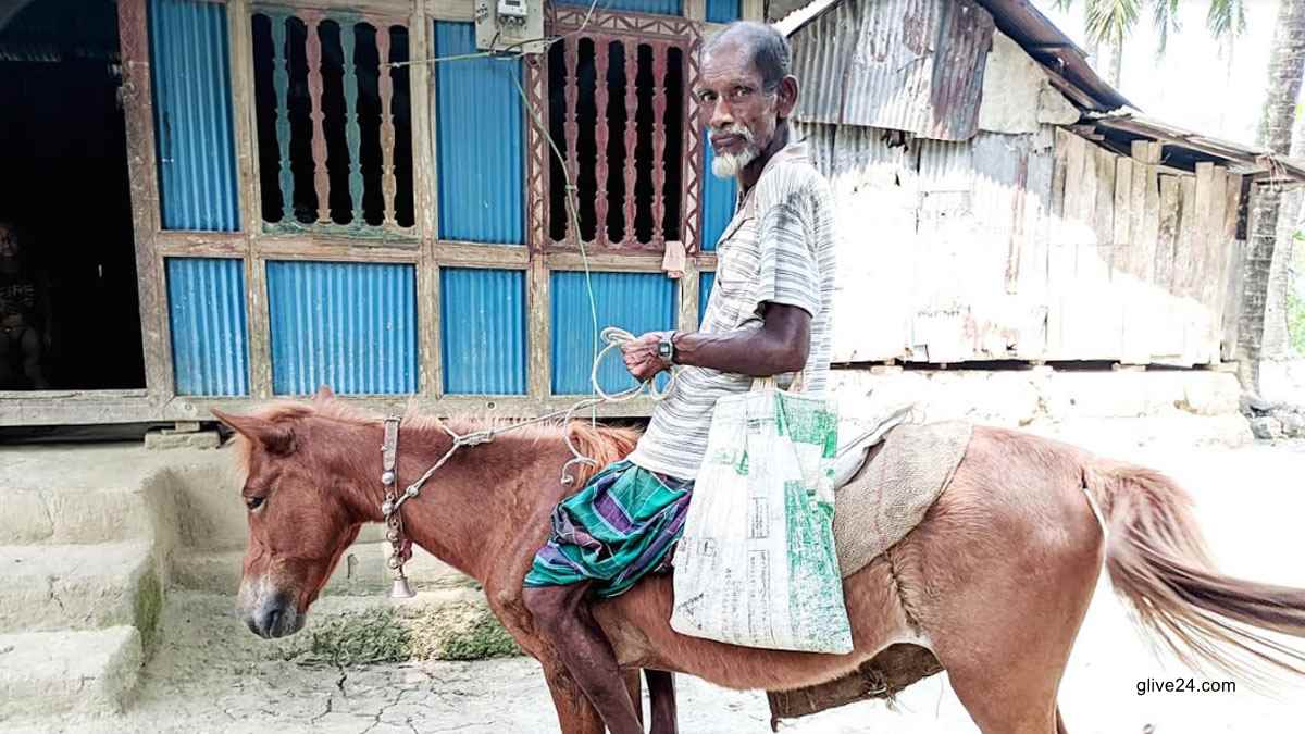 জালু মিয়া ঘোড়ায় চড়ে করেন ভিক্ষা