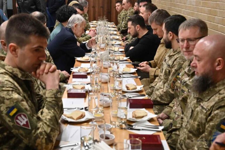 জেলেনস্কির ইফতার আয়োজন , ক্রিমিয়ার মুসলিমদের উপর রাশিয়ার ‘নিপীড়নের’ নিন্দা