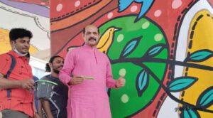 দৃষ্টিনন্দন গ্রাফিতি আর্ট যত্রতত্র পোস্টার বন্ধে সচেতনতা সৃষ্টি করবে