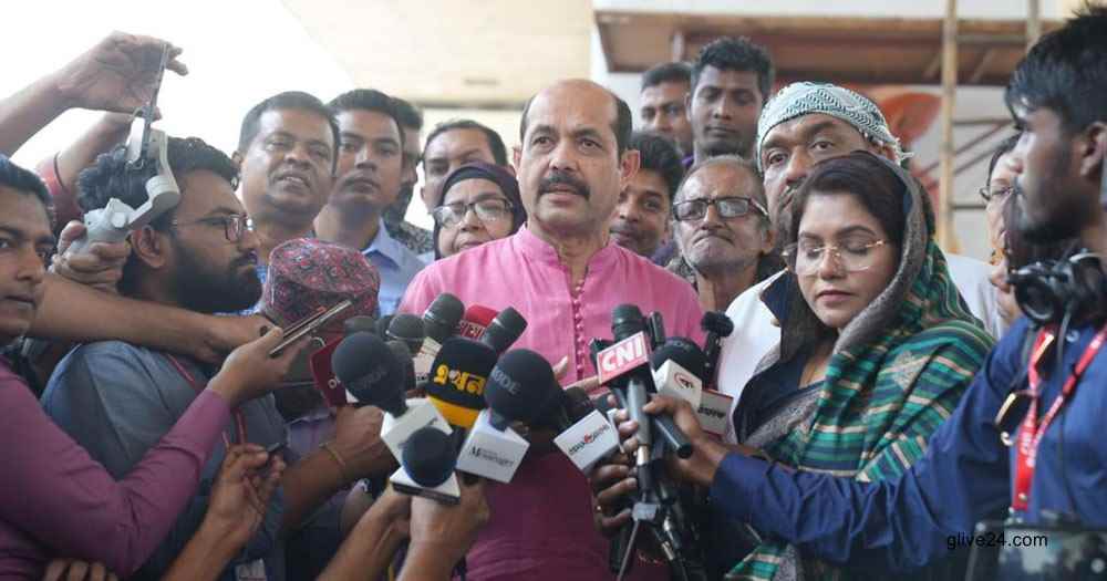 দৃষ্টিনন্দন গ্রাফিতি আর্ট যত্রতত্র পোস্টার বন্ধে সচেতনতা সৃষ্টি করবে