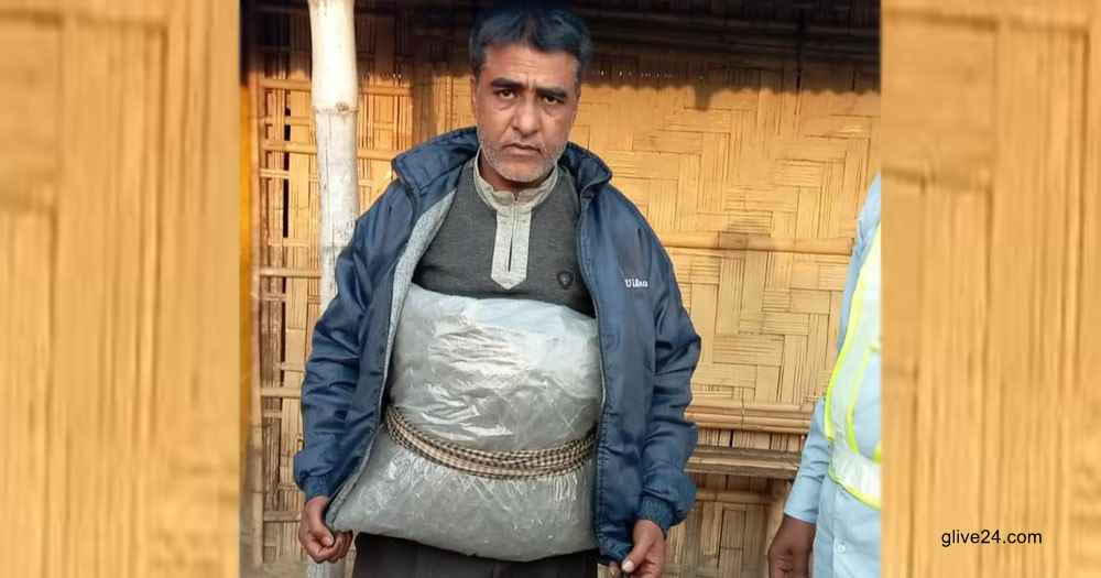 পেটে গাঁজা বেঁধে পাচারকালে মাদক কারবারি আটক