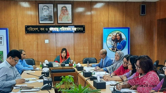 বায়ুদূষণ বিরোধী অভিযানে ঢাকায় আজ থেকে কাজ করবে ২৫ নির্বাহী ম্যাজিস্ট্রেট