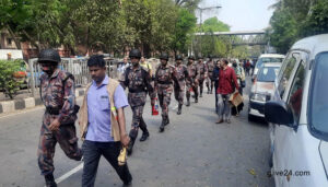 মোতায়েন করা হয়েছে বঙ্গবাজার এলাকায় ১ বিজিবি মোতায়েন করা হয়েছে বঙ্গবাজার এলাকায়-১