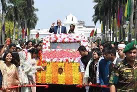 ৫২ বছরে এই প্রথম কোন রাষ্ট্রপতিকে রাষ্ট্রীয় বিদায় জানালো বঙ্গভবন