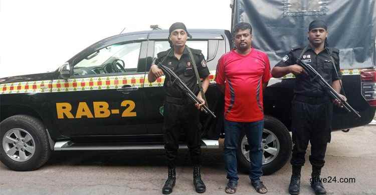 খুন করেই চলে যান চিল্লায় , ১৪ বছর পর তাকে গ্রেপ্তার করেন র‌্যাব