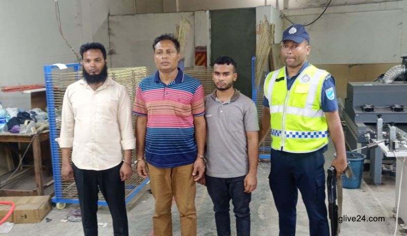 জাল টাকা তৈরি হতো পোশাক কারখানার ভিতর 1 জাল টাকা তৈরি হতো পোশাক কারখানার ভিতর