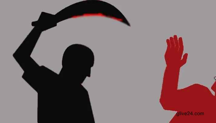 সন্তানের সামনেই স্ত্রীকে কুপিয়ে হত্যা