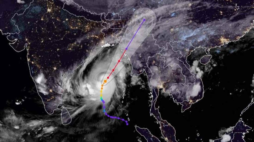 ঘূর্ণিঝড় মোকা: জরুরি সেবায় যোগাযোগ করবেন যেসব নম্বরে