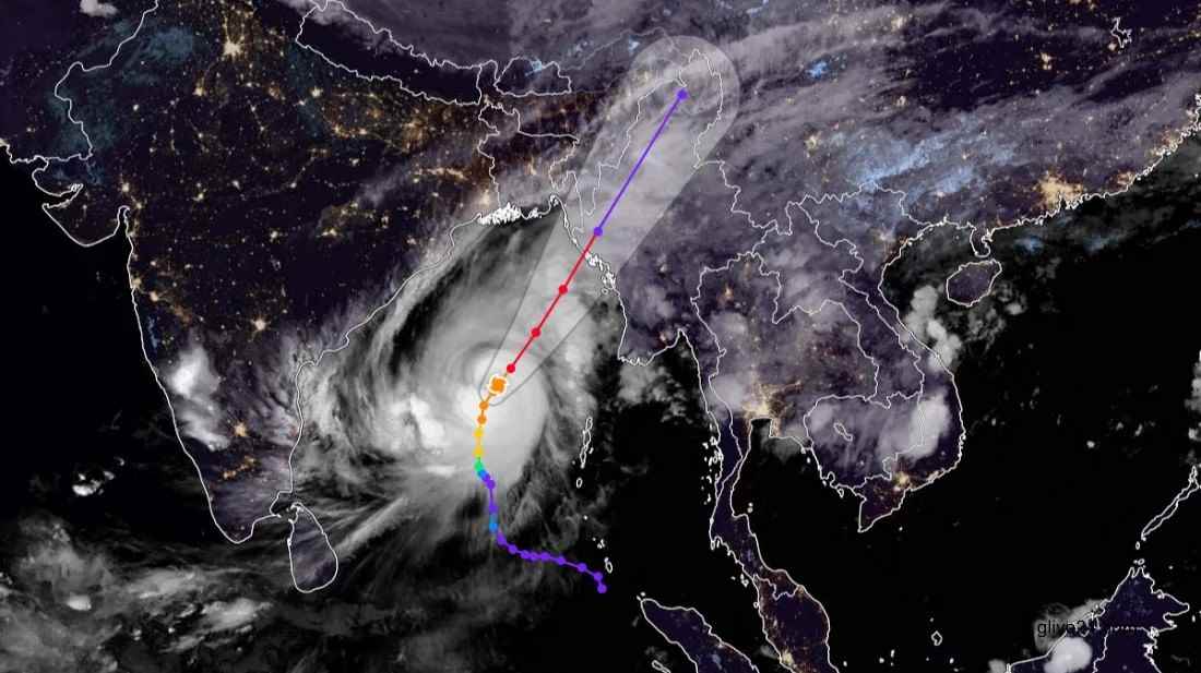 ঘূর্ণিঝড় মোকা: জরুরি সেবায় যোগাযোগ করবেন যেসব নম্বরে