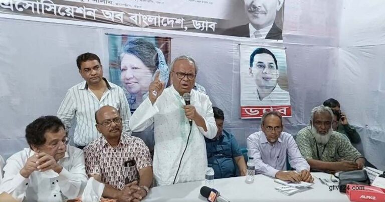 জিয়াউর রহমানের মাজারে শ্রদ্ধা জানাতেও অনুমতি নিতে হয়: রিজভী