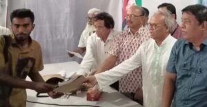 জিয়াউর রহমানের মাজারে শ্রদ্ধা জানাতেও অনুমতি নিতে হয়: রিজভী