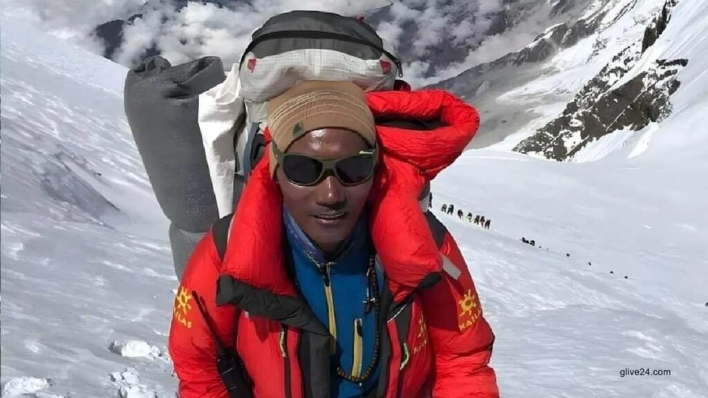 নেপালি পর্বতারোহীর ২৭ তম এভারেস্ট বিজয়