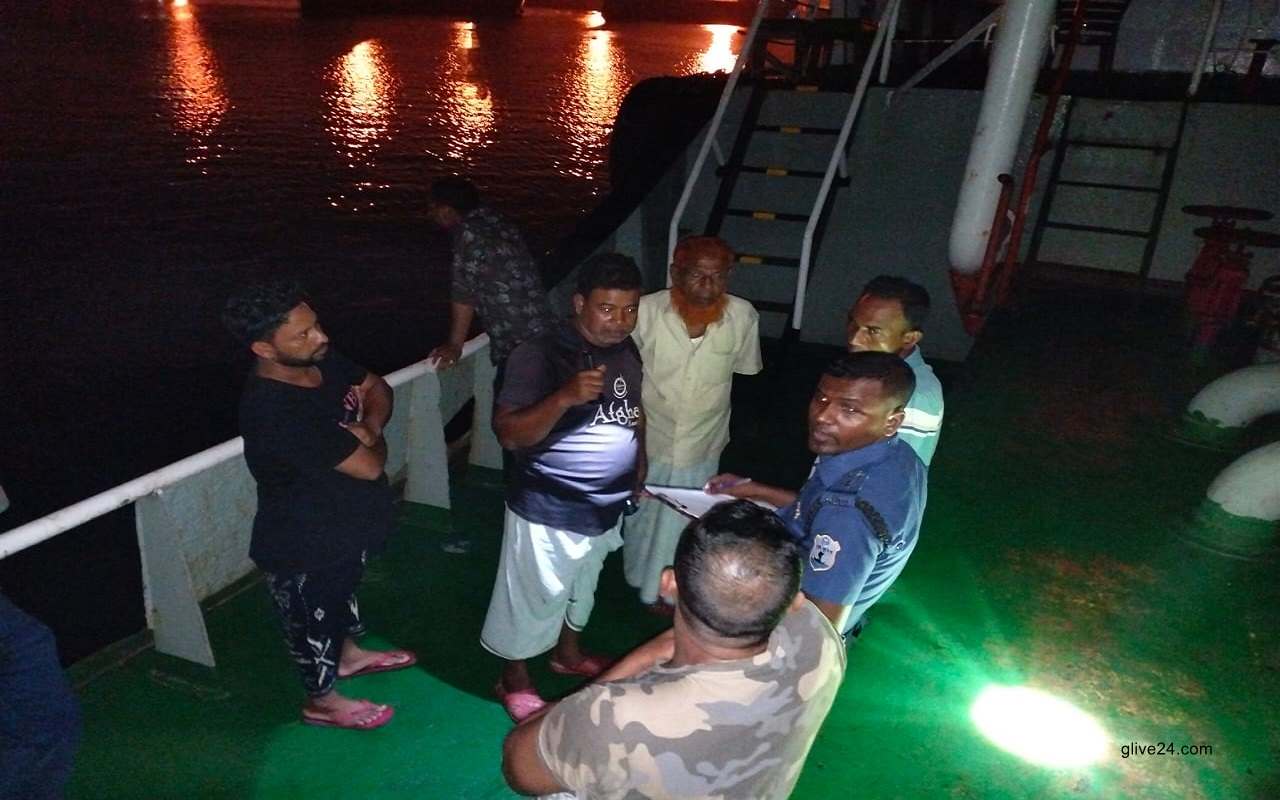 নৌ পুলিশের অভিযানে ১২০০ লিটার অপরিশোধিত চোরাই ভোজ্য তেল উদ্ধার