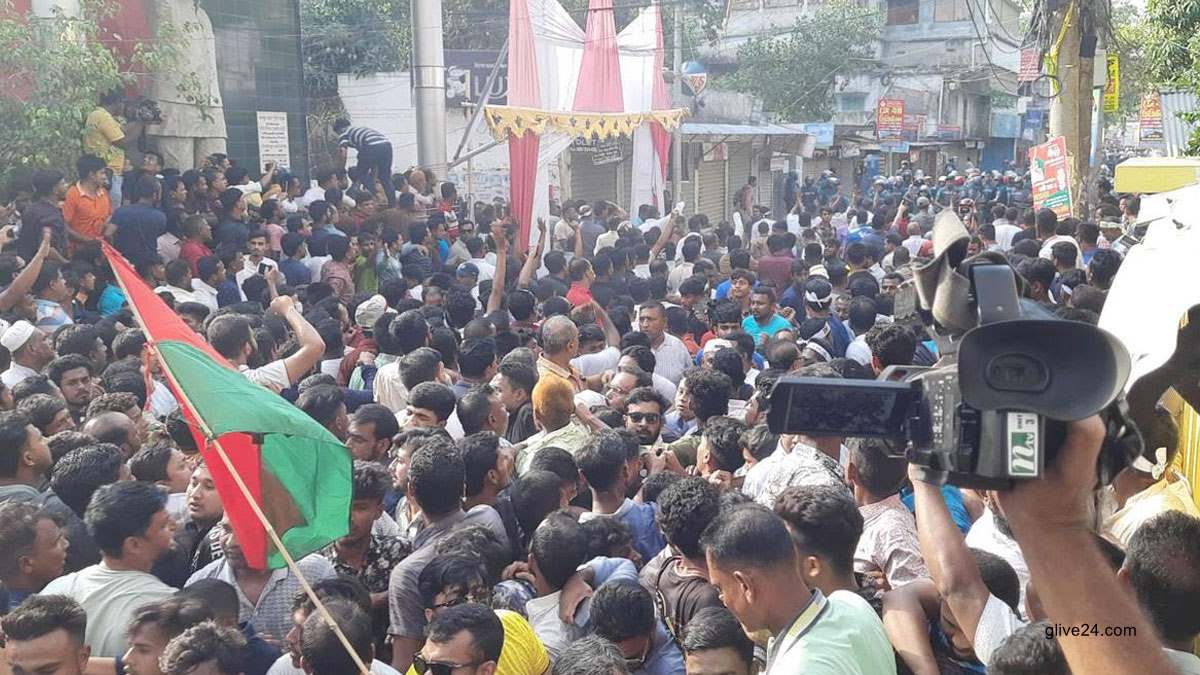 বিএনপির ১৩০০ নেতাকর্মীর বিরুদ্ধে মামলা ২ বিএনপির ১৩০০ নেতাকর্মীর বিরুদ্ধে মামলা