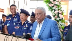 শিগগিরই আরাভ খানকে দেশে ফিরিয়ে আনা হবে : স্বরাষ্ট্রমন্ত্রী 3 শিগগিরই আরাভ খানকে দেশে ফিরিয়ে আনা হবে : স্বরাষ্ট্রমন্ত্রী