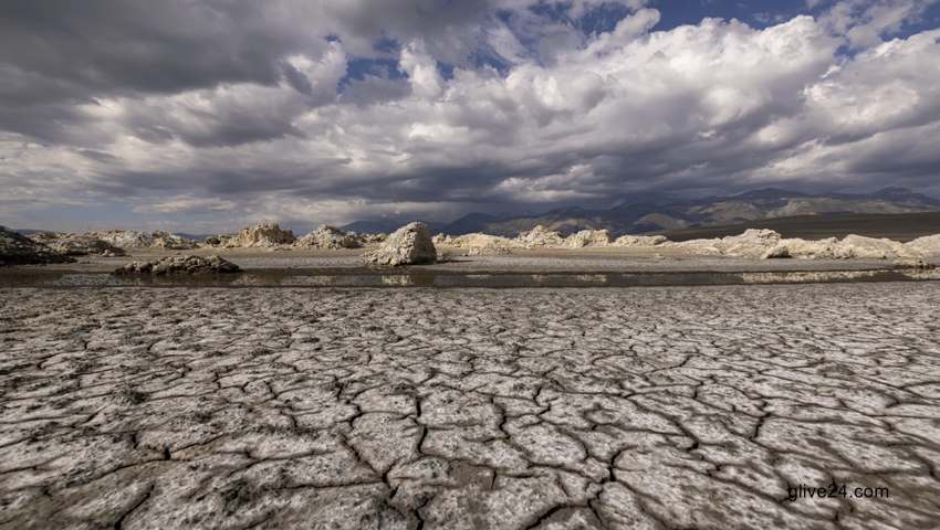 শুকিয়ে যাচ্ছে বিশ্বের অর্ধেকেরও বেশি বড় হ্রদ