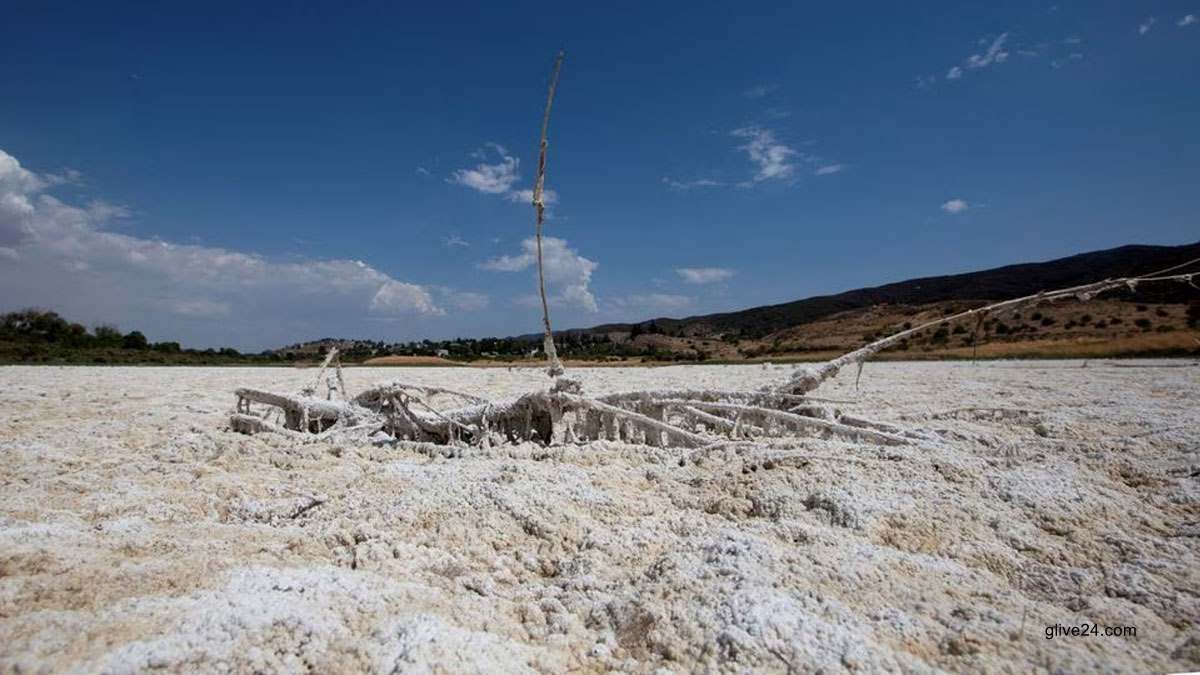 শুকিয়ে যাচ্ছে বিশ্বের অর্ধেকেরও বেশি বড় হ্রদ