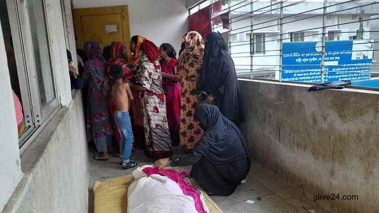 স্ত্রীর মরদেহ হাসপাতালে রেখে পালালেন স্বামী 2 স্ত্রীর মরদেহ হাসপাতালে রেখে পালালেন স্বামী