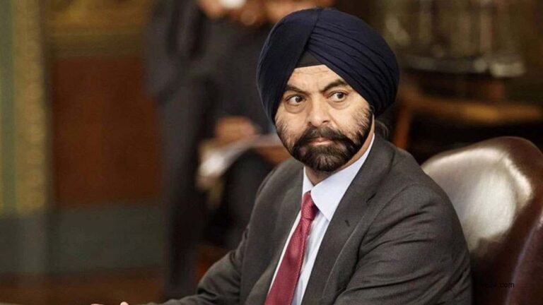 বিশ্বব্যাংকের নতুন প্রেসিডেন্ট হিসেবে কাজ শুরু করেছেন অজয় বাঙ্গা