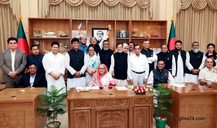 আওয়ামী লীগকে আরও শক্তিশালী ও সুসংগঠিত করতে নেতাকর্মীদের প্রতি আহ্বান প্রধানমন্ত্রীর 2 আওয়ামী লীগকে আরও শক্তিশালী ও সুসংগঠিত করতে নেতাকর্মীদের প্রতি আহ্বান প্রধানমন্ত্রীর