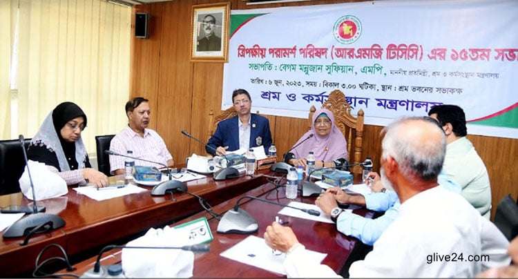 ঈদের ছুটির আগে শ্রমিকদের বোনাস এবং জুন মাসের ১৫ দিনের বেতন দিতে হবে : শ্রম প্রতিমন্ত্রী