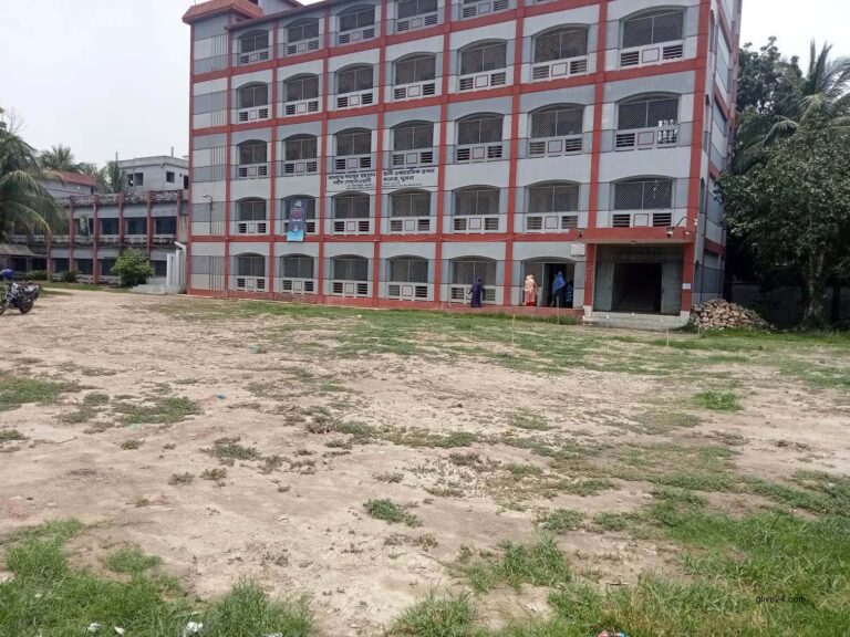 খুলনায় অধিকাংশ কেন্দ্র ফাঁকা, ১২টা পর্যন্ত গড়ে ভোট ১৮%