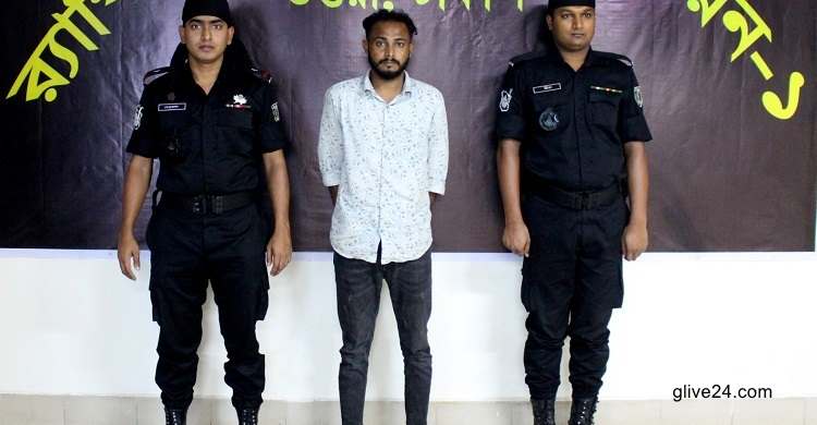 গৃহিণীর আপত্তিকর ছবি ফেসবুকে ছড়িয়ে শ্লীলতাহানির অভিযোগ