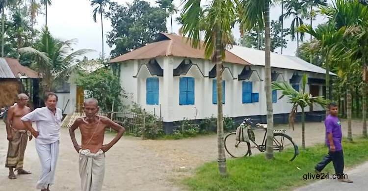 ধর্ষণের ফলে সন্তান জন্ম দিয়েছে এক কিশোরী , প্রেমিকের বাড়িতে কিশোরীর অনশন 2 ধর্ষণের ফলে সন্তান জন্ম দিয়েছে এক কিশোরী , প্রেমিকের বাড়িতে কিশোরীর অনশন