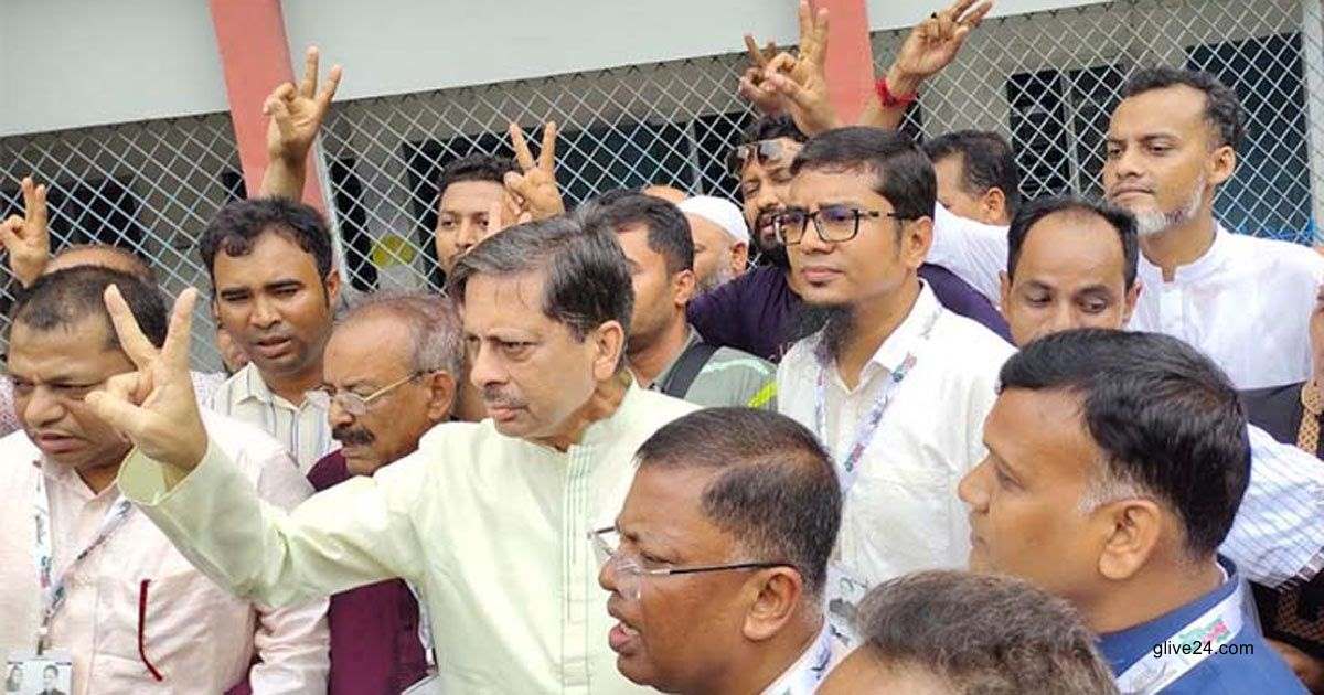 বরিশালের মেয়র খোকন সেরনিয়াবাত