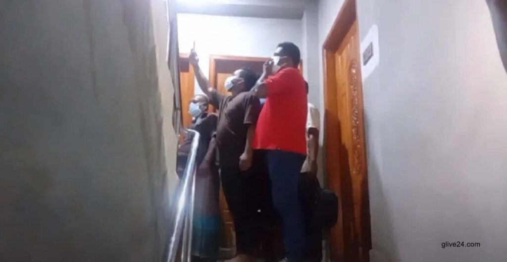 যুবকের অর্ধগলিত ঝুলন্ত লাশ উদ্ধার