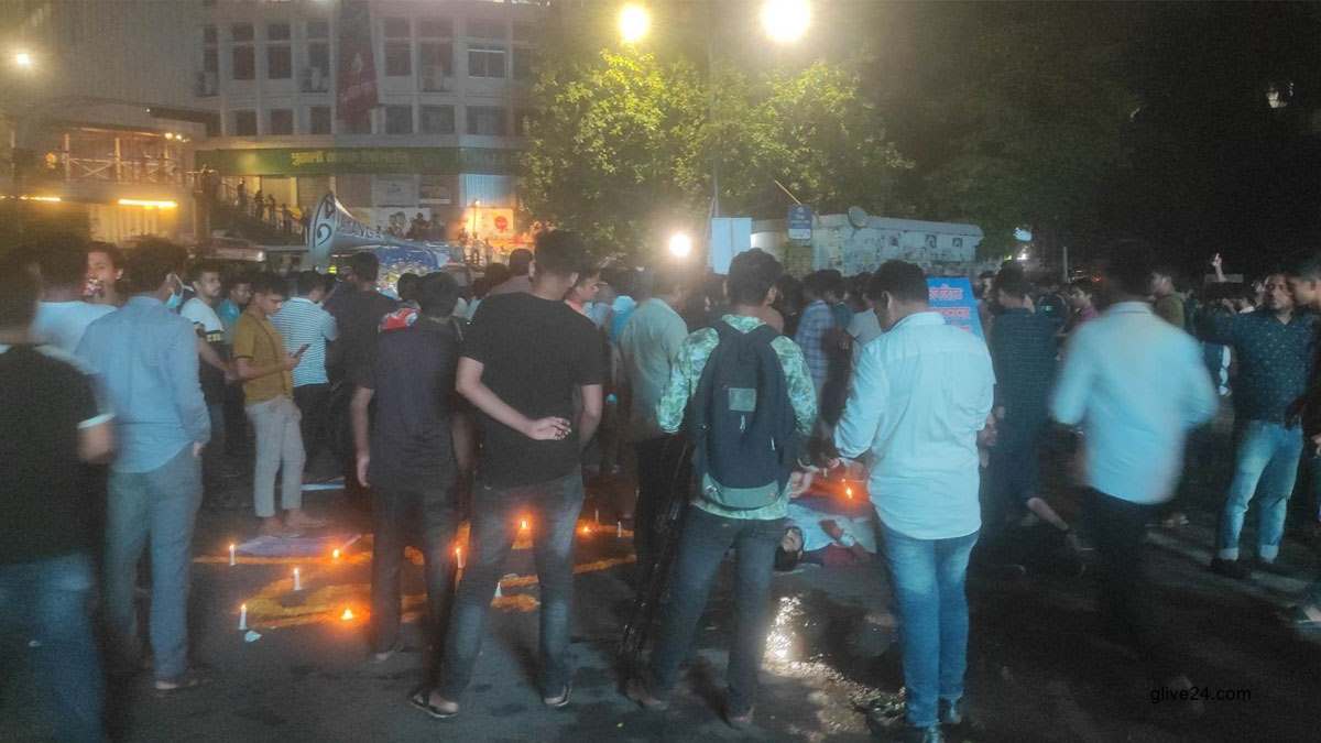 সরকারি চাকরির বয়সসীমা বাড়ানোর আন্দোলনের ৯ জন আটক 2 সরকারি চাকরির বয়সসীমা বাড়ানোর আন্দোলনের ৯ জন আটক