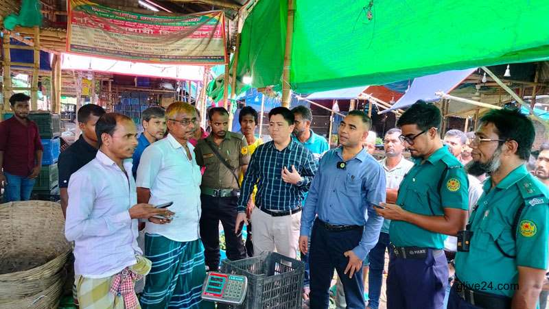 কাঁচা মরিচ ও চিনির মূল্য তদারকিতে ভোক্তা অধিদপ্তরের দেশব্যাপী বাজার অভিযান 3 কাঁচা মরিচ ও চিনির মূল্য তদারকিতে ভোক্তা অধিদপ্তরের দেশব্যাপী বাজার অভিযান