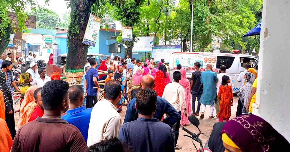 দ্বিতীয় বিয়ে করায় গরম পানি ঢেলে স্বামীকে হত্যার চেষ্টা