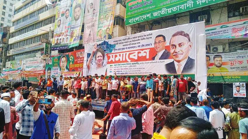 বিএনপি নেতাকর্মীদের স্লোগানে মুখরিত নয়াপল্টন 3 বিএনপি নেতাকর্মীদের স্লোগানে মুখরিত নয়াপল্টন