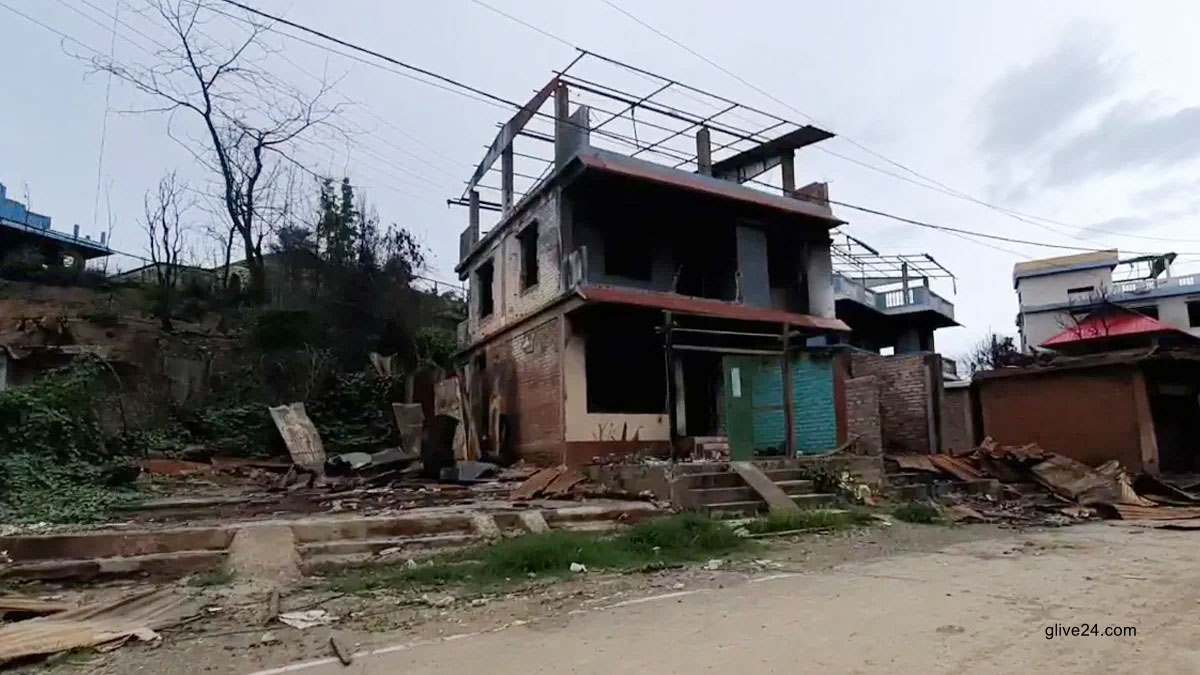 মণিপুরে এক নারীকে জীবন্ত পুড়িয়ে হত্যা